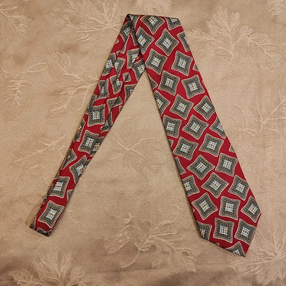 Regiments Ltd. Red Diamond Patterned Silk Tie, Excellent Used Condition! (EUC) - Picture 2 of 6